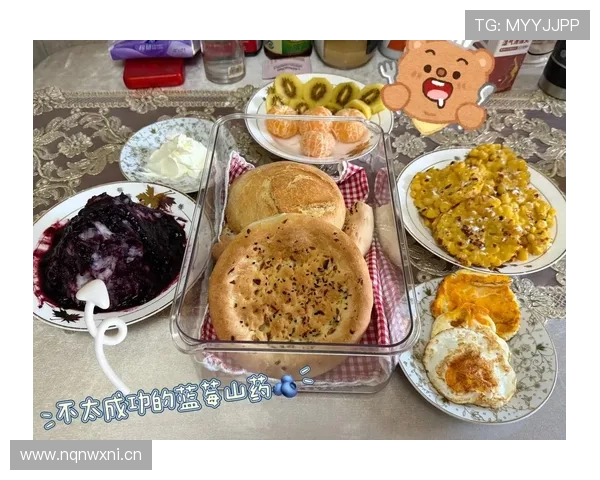 看德约科维奇的家常照，厨房跟五星酒店似的，我在想那早餐刷哪张银行卡