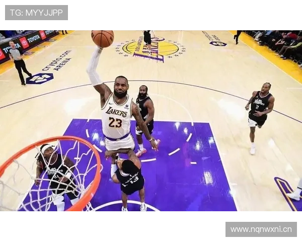 勒布朗挡拆拉开空间提升詹姆斯关键时刻得分效率