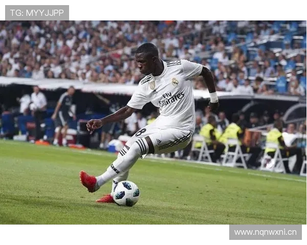 莱奥与维尼修斯：速度型边锋的两种进化路径解析